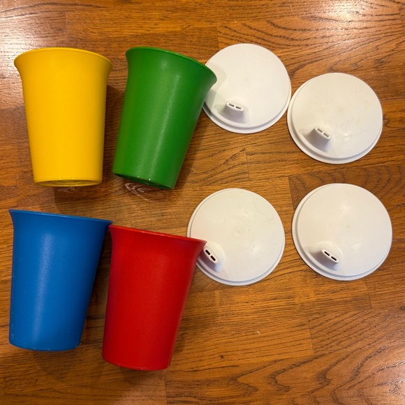 Tupperware Kids Cups with Lids - Picture 1 of 5